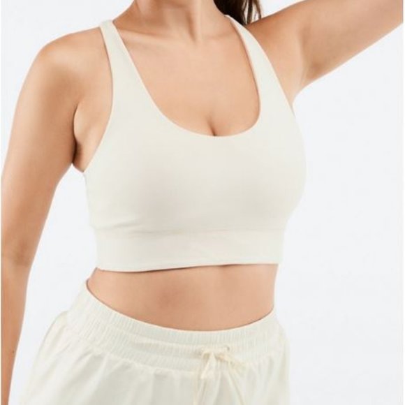 Fabletics On the Run 4-Piece Outfit - Picture 4 of 15